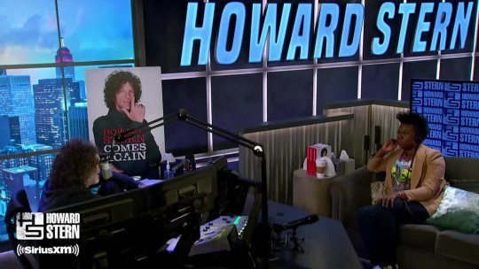 Leslie Jones Got Chills Seeing Eddie Murphy on the “Coming 2 America” Set